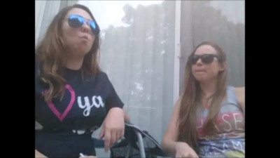 TaylerTexas - FREE Girls Vape Outside and Talk Tits