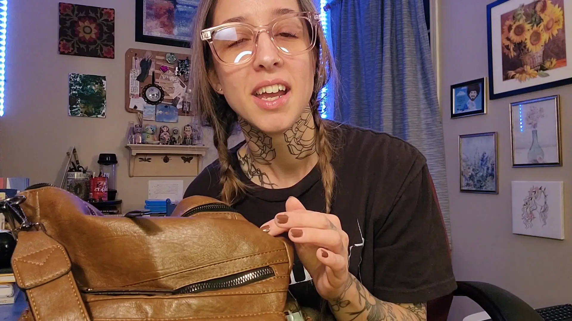 Exclusive Leak: Mable_may - The What's In My Bag ASMR That No One Asked For - Stream in FullHD | Hotleakxxx.com