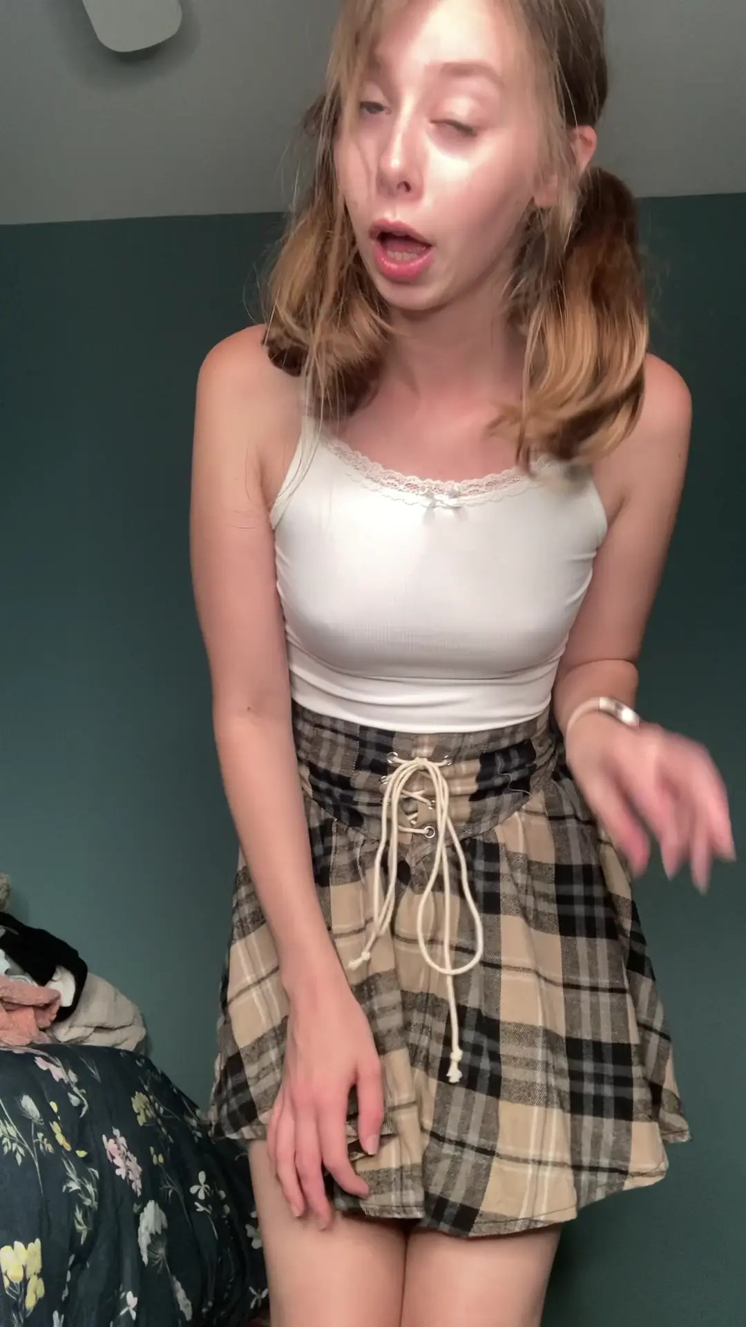 Exclusive Leak: LuxXlove - SFW sweater try on - Stream in FullHD | Hotleakxxx.com