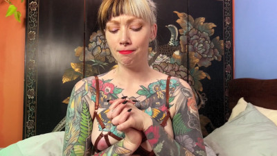 GoAskAlex - Sex Toy Review - Unboxing the Namii Vibrator by Biird