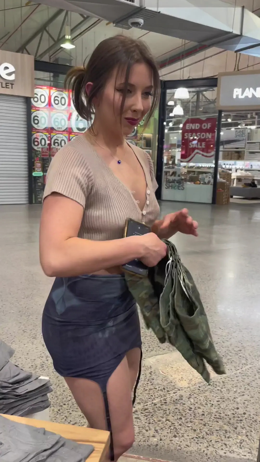 Exclusive Leak: Anyaalexandrovna - Public Flashing Changing Room BJ - Stream in FullHD | Hotleakxxx.com