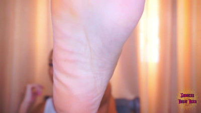 RosieReed - Foot Fetish Soles And Toes Foot Tease