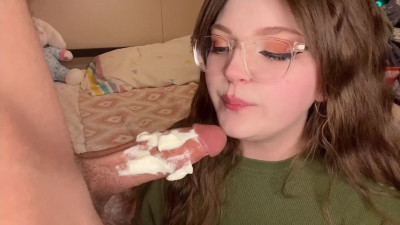 Mistressbaozi - BBW Babe Licking Cream Off Cock