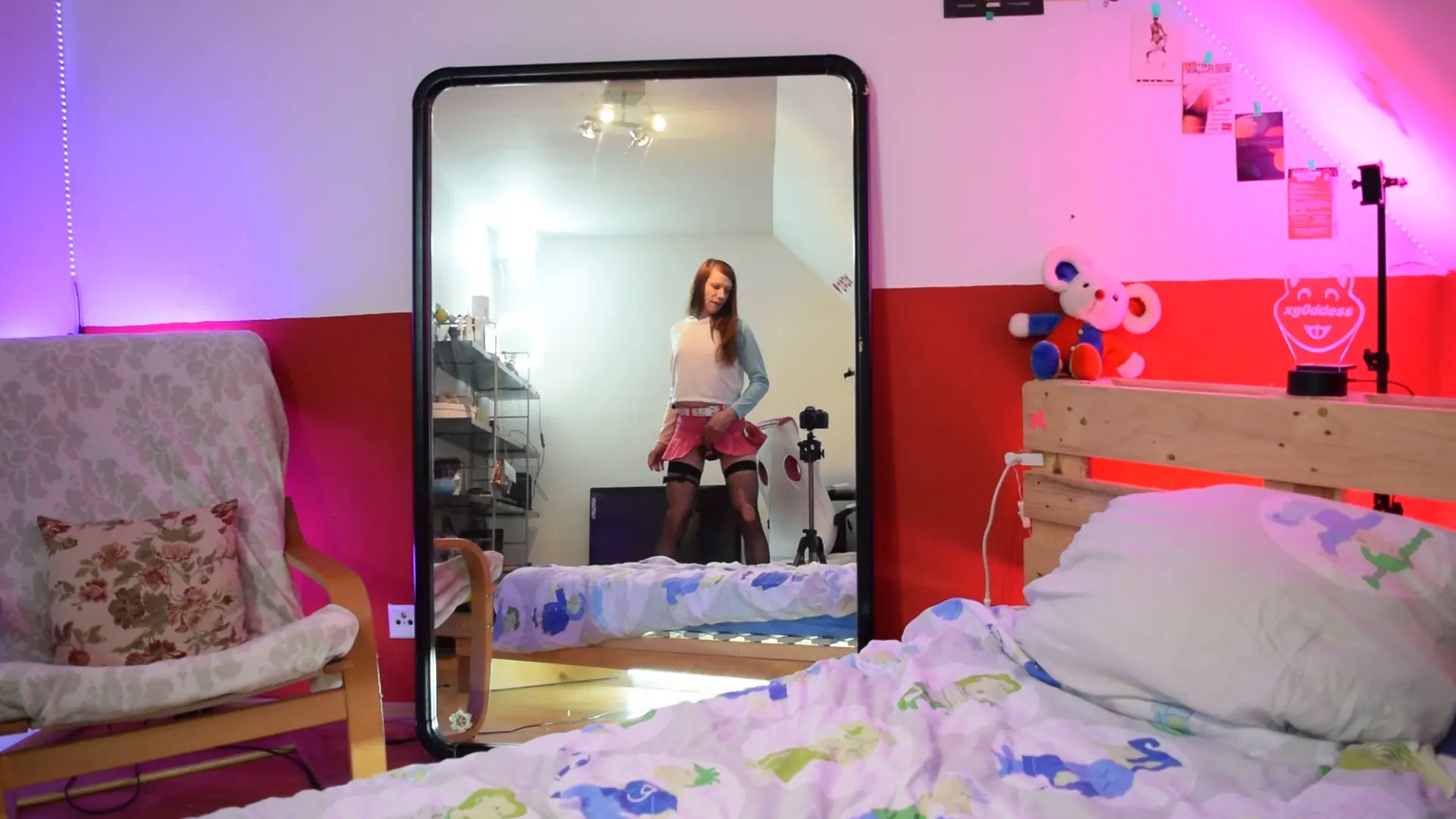 Exclusive Leak: Nikki_Licious - Nikki masturbates in her pink skirt - Stream in FullHD | Hotleakxxx.com