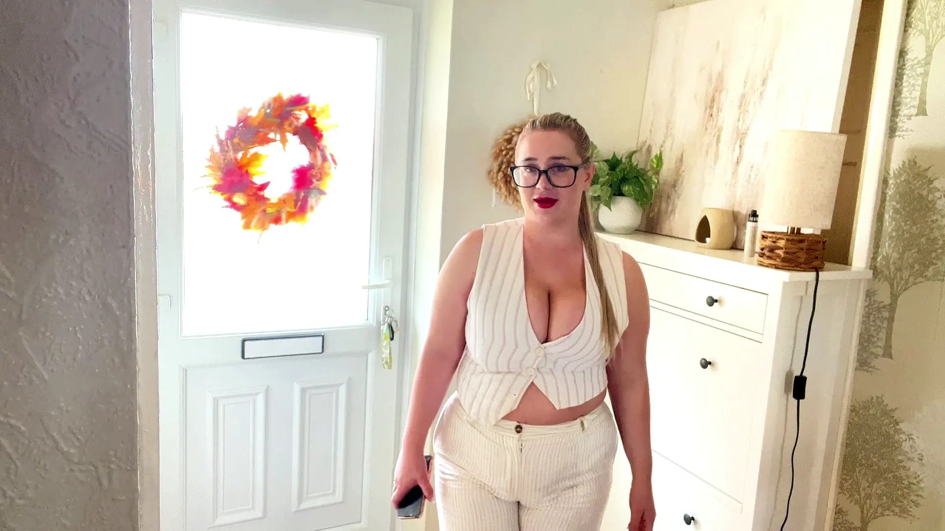 Exclusive Leak: JessieHH - FREE PREVIEW - Mommy's secret tinder date, step-sons confession - Stream in FullHD | Hotleakxxx.com
