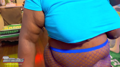 MetroMAMMIS - GOTH ebony BBW gets excited before FACEFUCKING