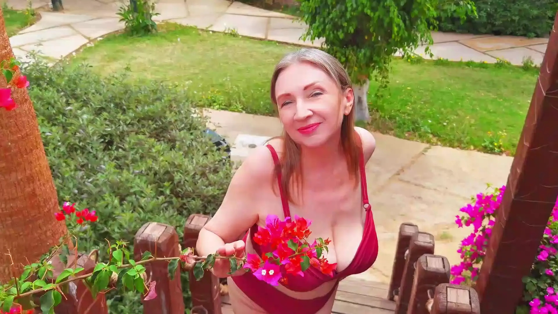Exclusive Leak: MariaOld - Granny in the garden - Stream in FullHD | Hotleakxxx.com