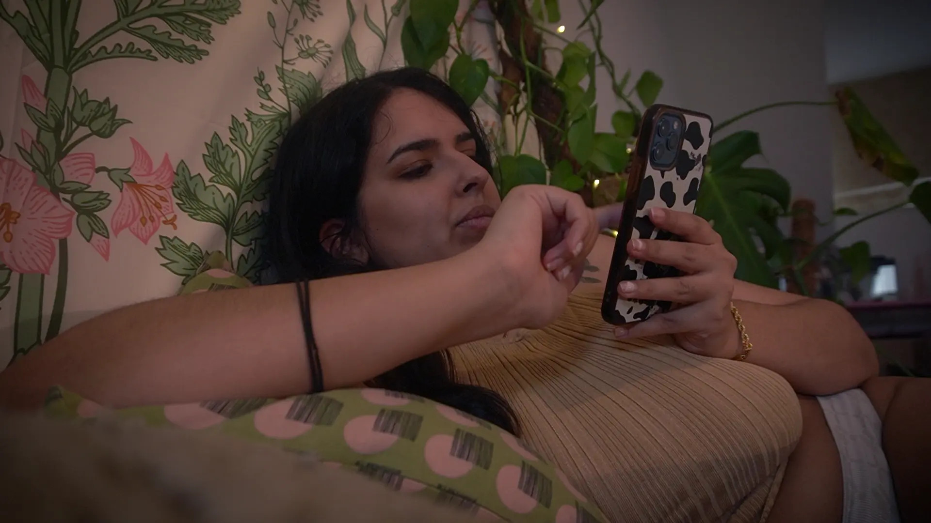 Exclusive Leak: mayapetite - BEDTIME WITH MAMA - Stream in FullHD | Hotleakxxx.com