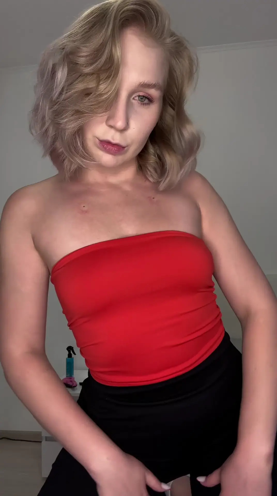Exclusive Leak: Seegirl - blonde in red for dinner tonight - Stream in FullHD | Hotleakxxx.com