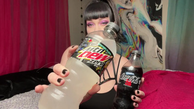 SophieMoon - Oreo Coke VS Voodew Mountain Dew
