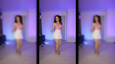 Roni_Tailed - Cutie tries to dance with her hands tied