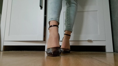ShadowWidow - Kiss my high heels