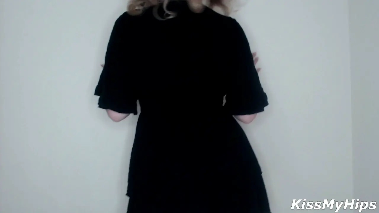 Exclusive Leak: KissMyHips - First EVER Measuring Vid - Stream in FullHD | Hotleakxxx.com