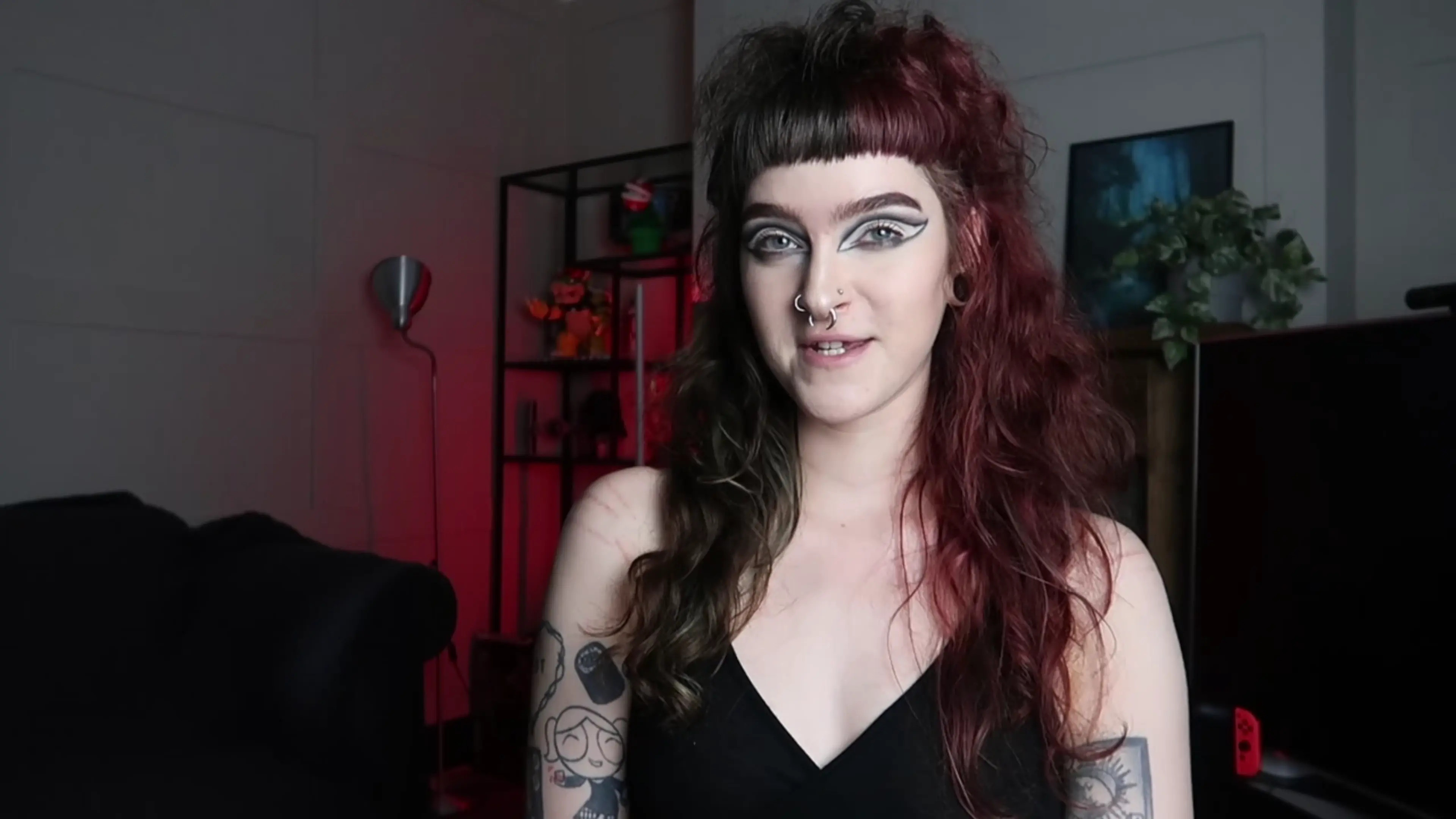 Exclusive Leak: Rae_Moon - Sub-funded Latex Try-on - Stream in FullHD | Hotleakxxx.com