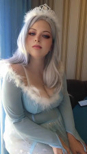 SapphireStyle90 - FROZEN ELSA - SNOW DOESNT BOTHER ME