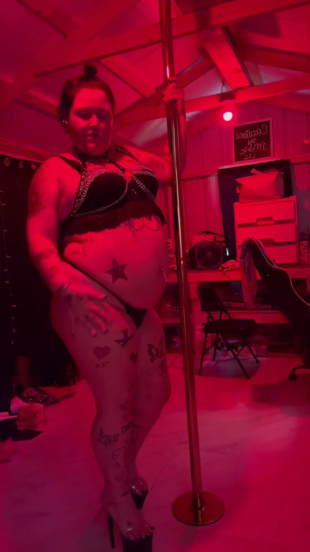 Exclusive Leak: Polebabi - Pole dance routine - Stream in FullHD | Hotleakxxx.com