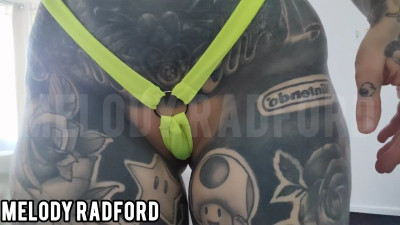 melodyradford - FREE TWERKING AND TEASING IN A BIKINI