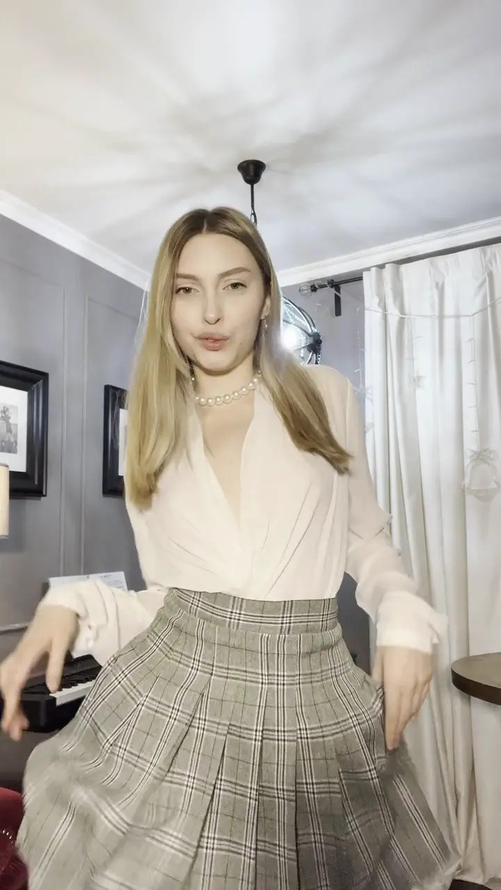 Exclusive Leak: AdeleB - Just me - Stream in FullHD | Hotleakxxx.com