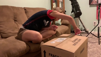 ErikaSwingz - Uboxing the Sybian a Fan Bought Me