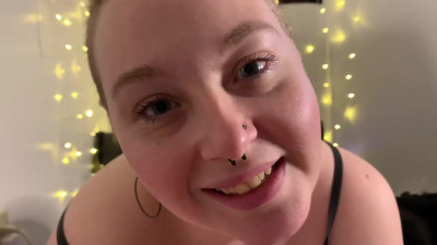 Lilith Grae - FREE BBW Archive Teasing in Fishnets in 4K