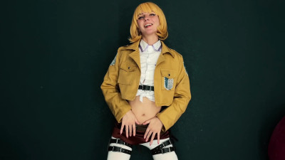 Lil cosplay slut - Attack On Titan Cosplay - Historia Reiss - Dance