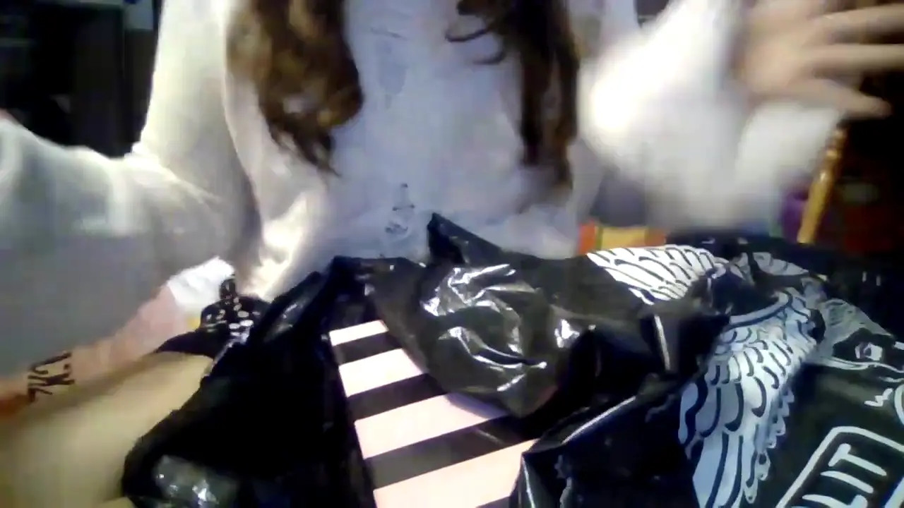 Exclusive Leak: saralovedoll - Sexy DollsKill Haul Really Cute Clothing Shopped For 3 - Stream in FullHD | Hotleakxxx.com