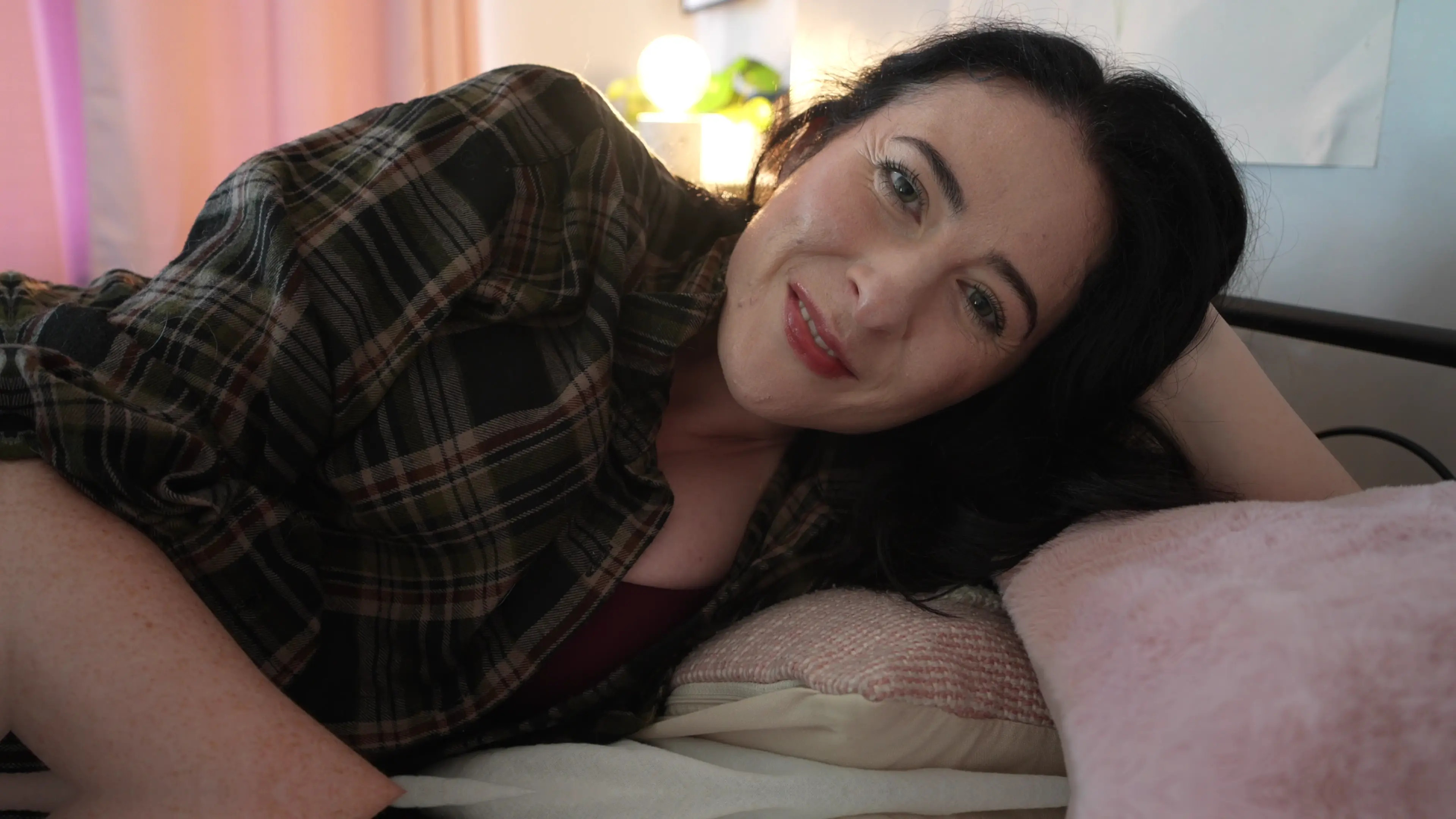 Exclusive Leak: irishskylar - Your stepMOM's Loving PILLOW TALK - Stream in FullHD | Hotleakxxx.com