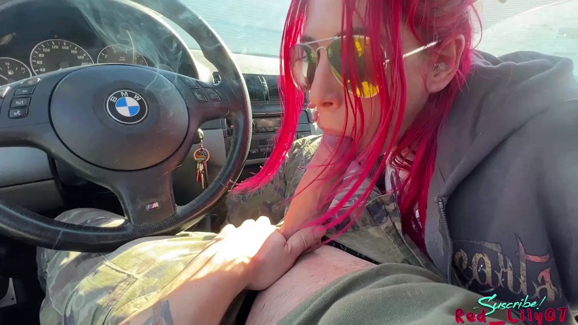 Exclusive Leak: Red_Lily - PUBLIC BLOWJOB DEEPTHROAT IN A CAR - Stream in FullHD | Hotleakxxx.com