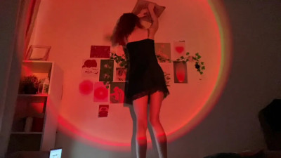 Molly_Lee_ - Crazy Pillow Dance