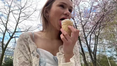 ReyCute - This ice cream tastes delicious