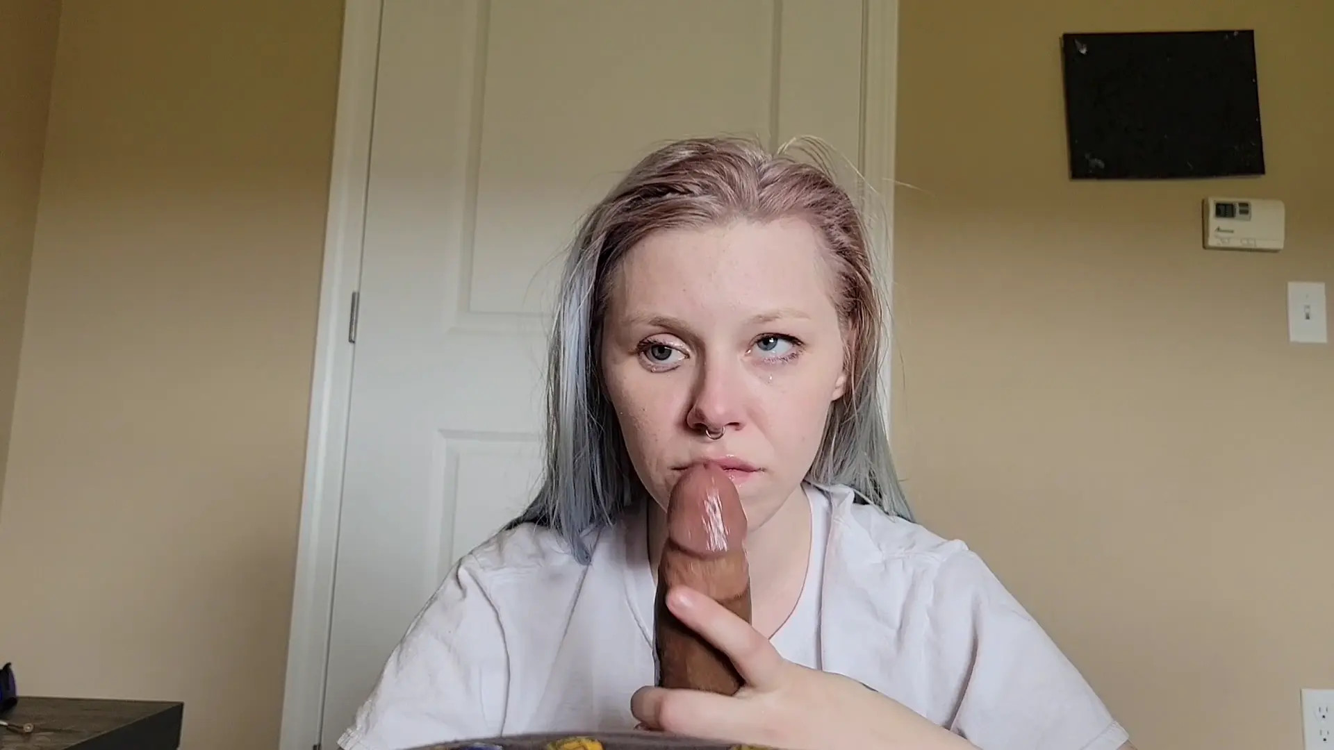 Exclusive Leak: Kross eyed Kayli - Big Load On Her Titties - Stream in FullHD | Hotleakxxx.com