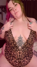 brattyxcooper - Titty Wiggle