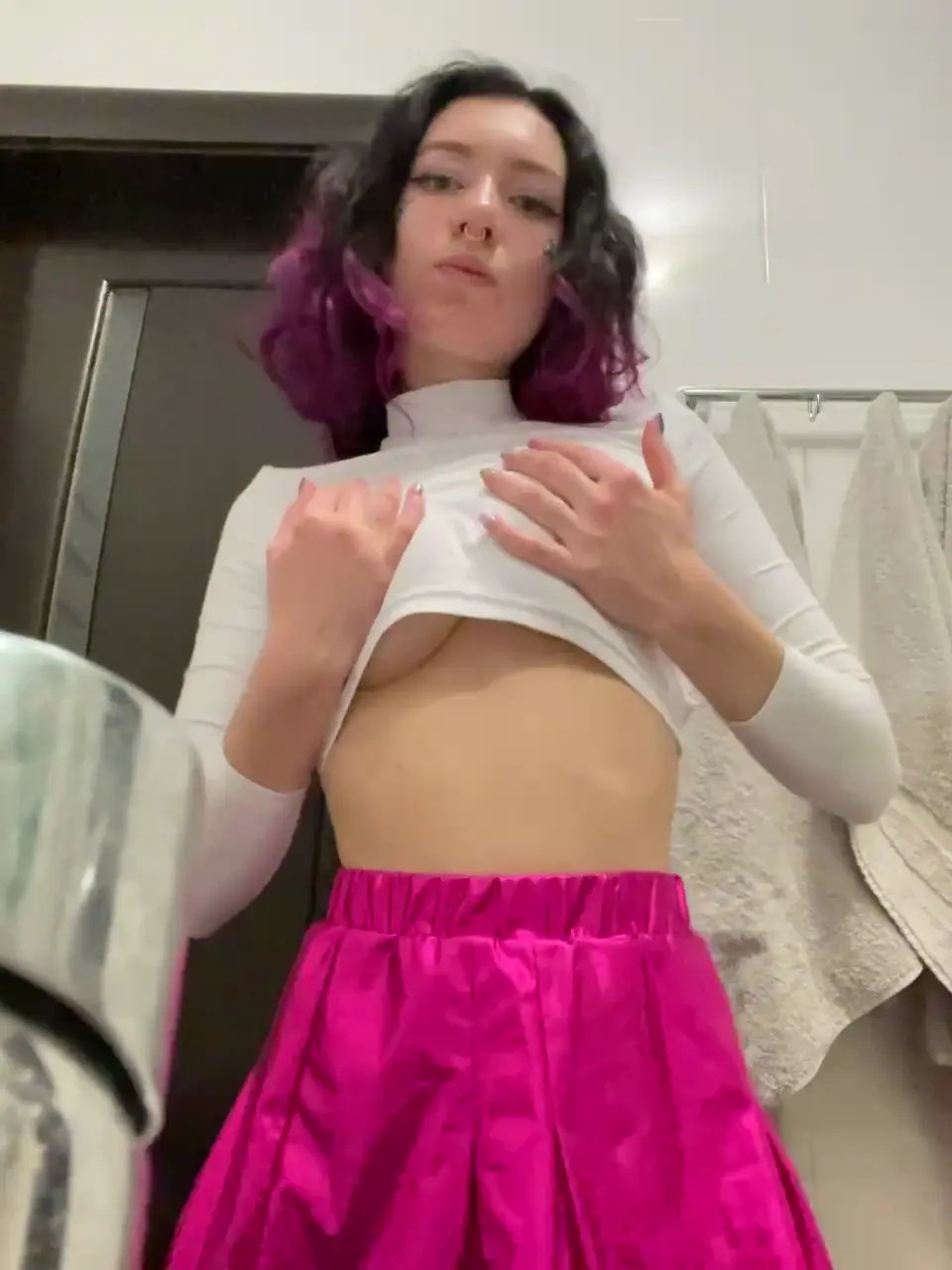Exclusive Leak: CandyMarmelad - Striptease in my friends bathroom - Stream in FullHD | Hotleakxxx.com