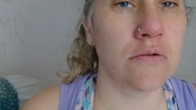 Blondie6789 - Crunchy Cheetos ASMR Up-Close Chewing & Mouth Sounds