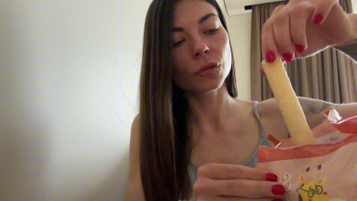 lilaonee - Crunch & Cream | Food Tease Fetish