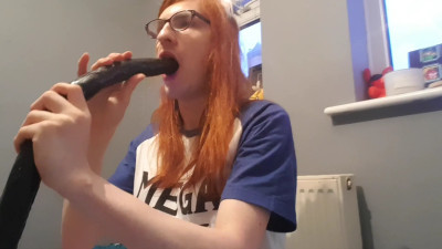 Hannah Cheeks - Gagging And Drooling Dildo Deepthroat