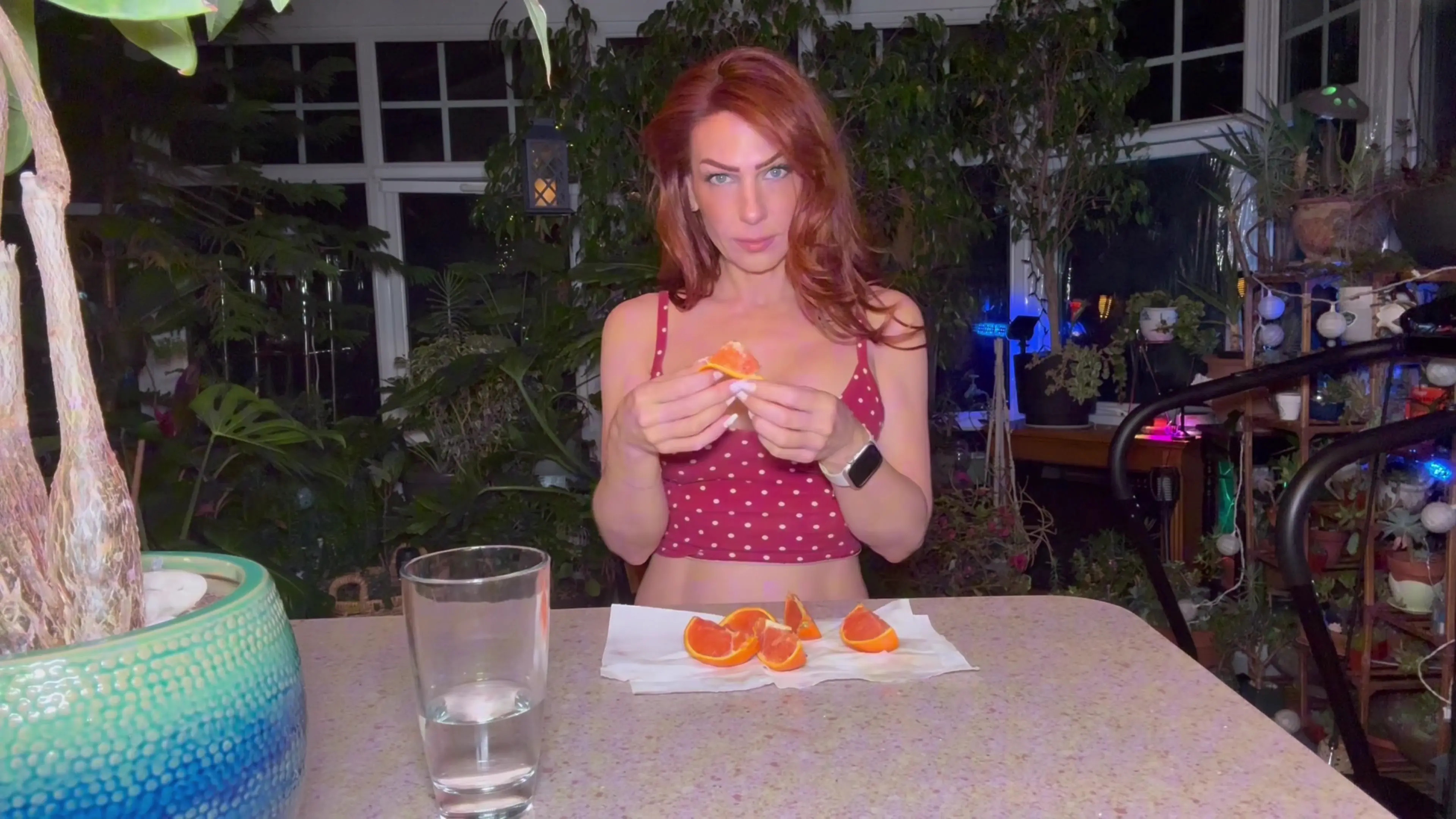Exclusive Leak: TrophyWifeNat - Sexy step Mommy eats an orange - Stream in FullHD | Hotleakxxx.com