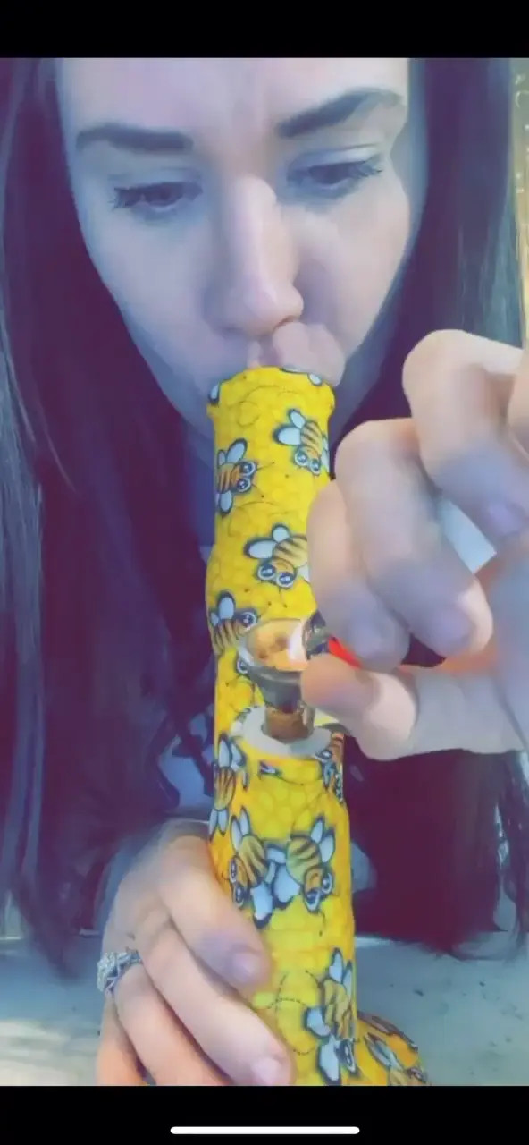 Exclusive Leak: SouthernMILF420 - Puff Puff Pass - Stream in FullHD | Hotleakxxx.com
