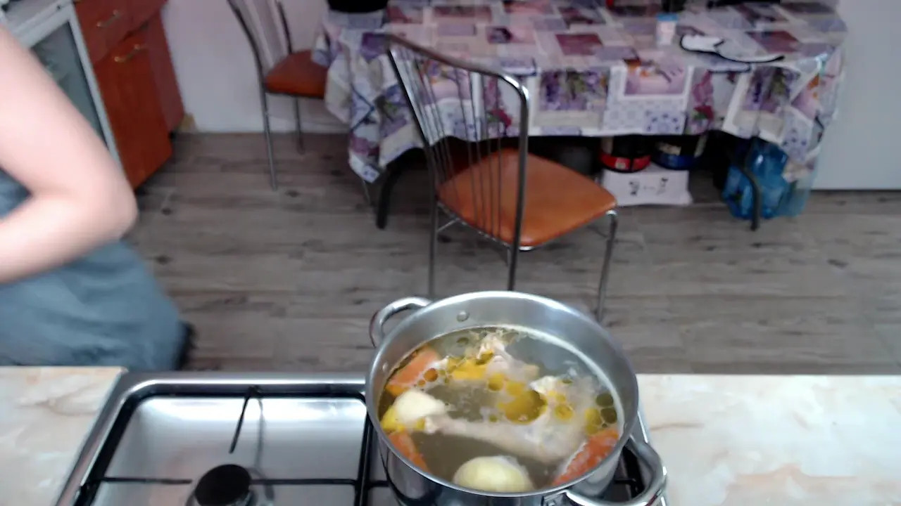 Exclusive Leak: PrincessZenaxxx - Cooking with Zena chicken soup - Stream in FullHD | Hotleakxxx.com