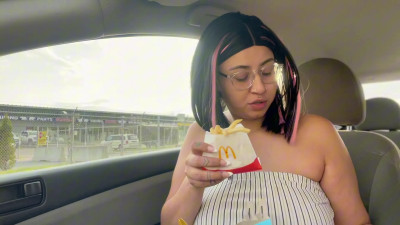 Xyzlilith - Topless McDonalds Mukbang