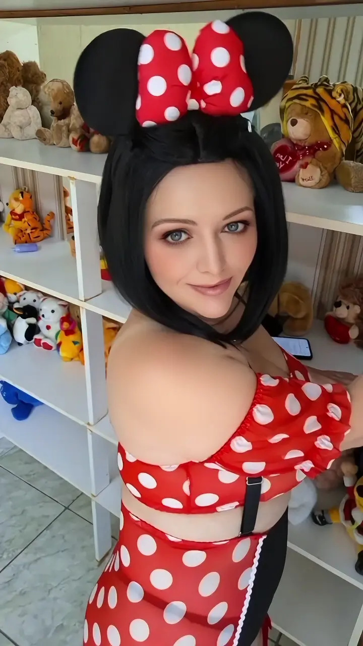 Exclusive Leak: SapphireStyle90 - Feeling Flirty with Minnie Mouse - Stream in FullHD | Hotleakxxx.com
