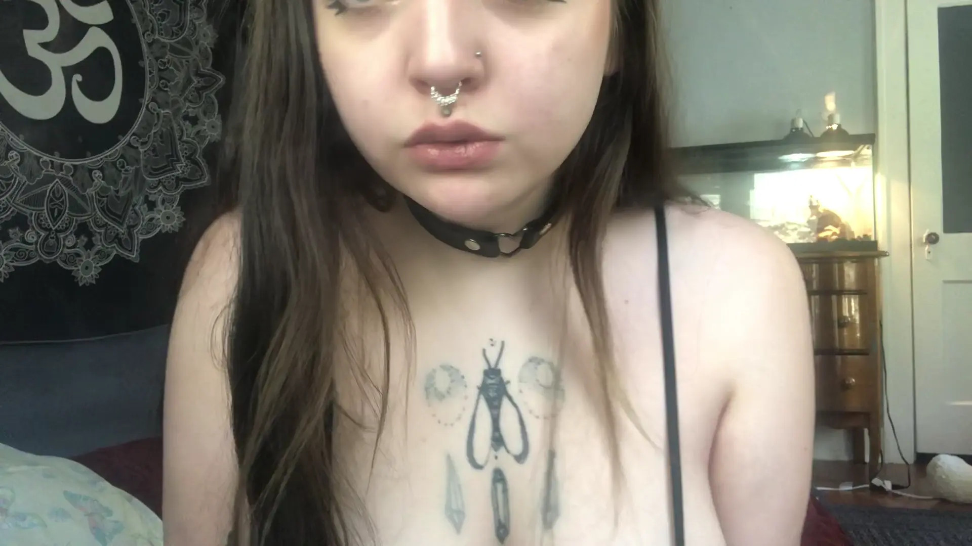 Exclusive Leak: opheliagoth - Puffing on my Pen - Stream in FullHD | Hotleakxxx.com