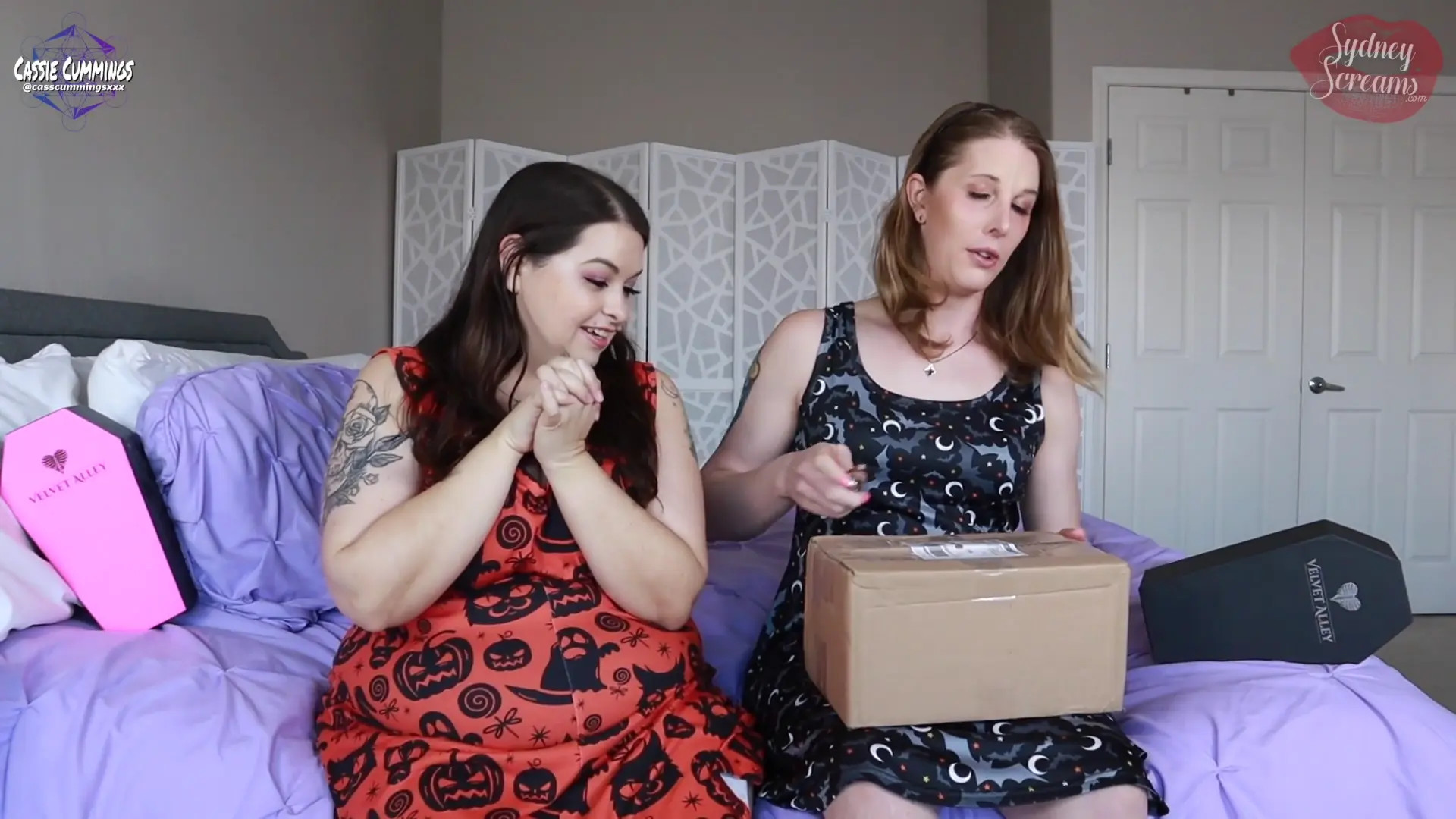 Exclusive Leak: Sydney Screams - Reviewing Velvet Alley's Halloween Toys - Stream in FullHD | Hotleakxxx.com