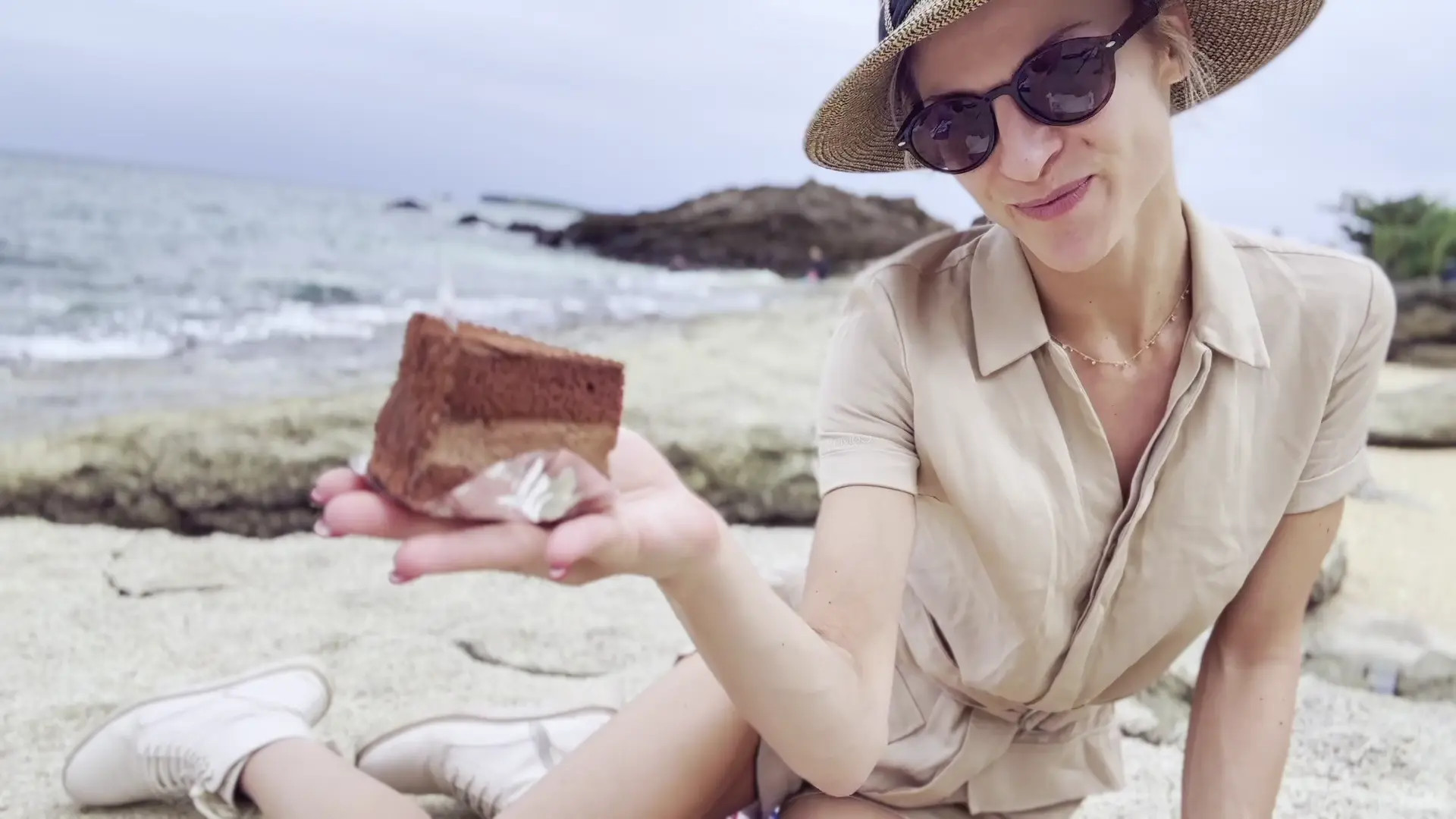 Exclusive Leak: MissDaisyDiamond - Eating Choco Cake on Diamond Blue Beach SFW Vlog - Stream in FullHD | Hotleakxxx.com