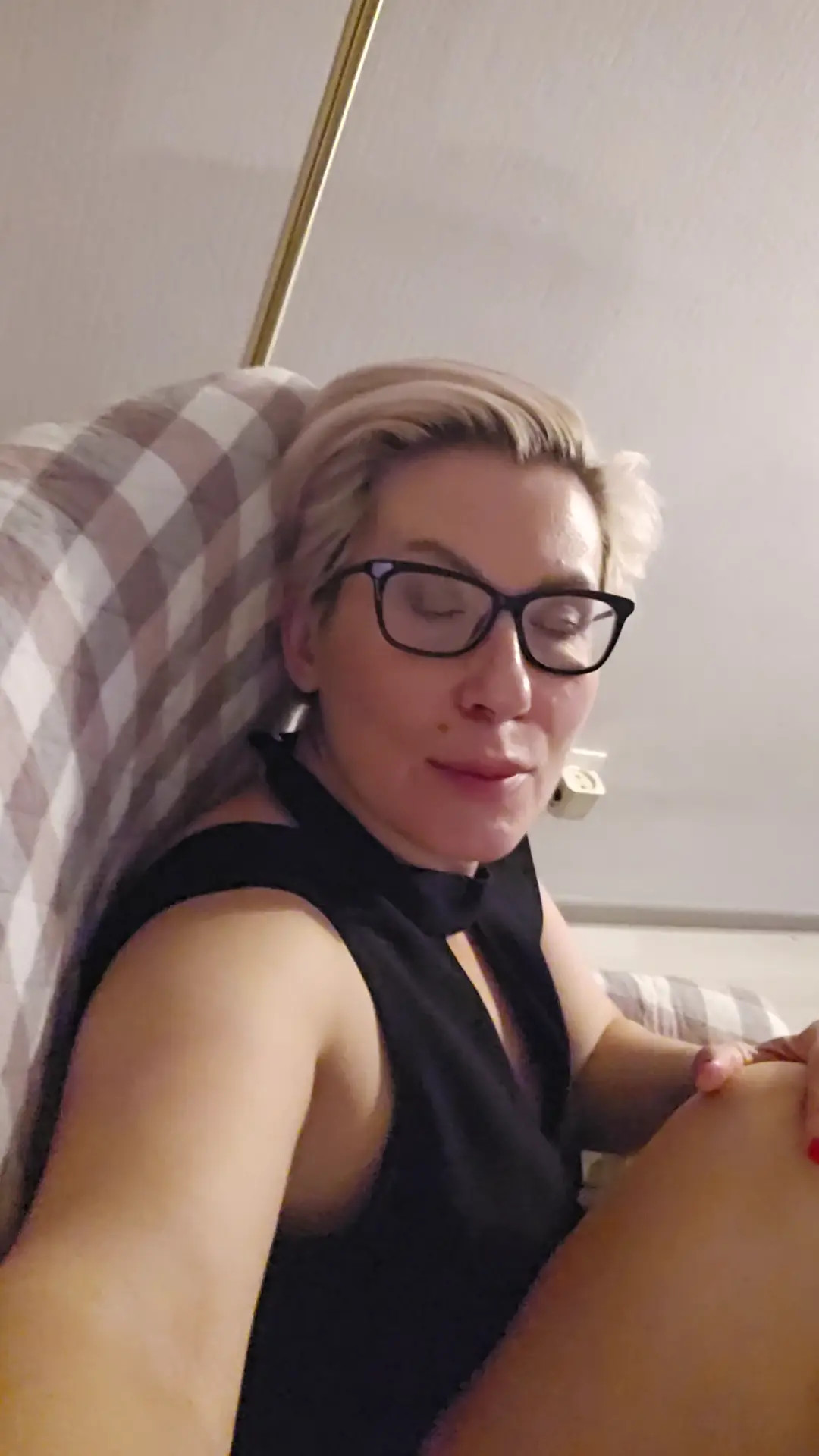 Exclusive Leak: carabrooks - Mommy's afterparty home chill - Stream in FullHD | Hotleakxxx.com