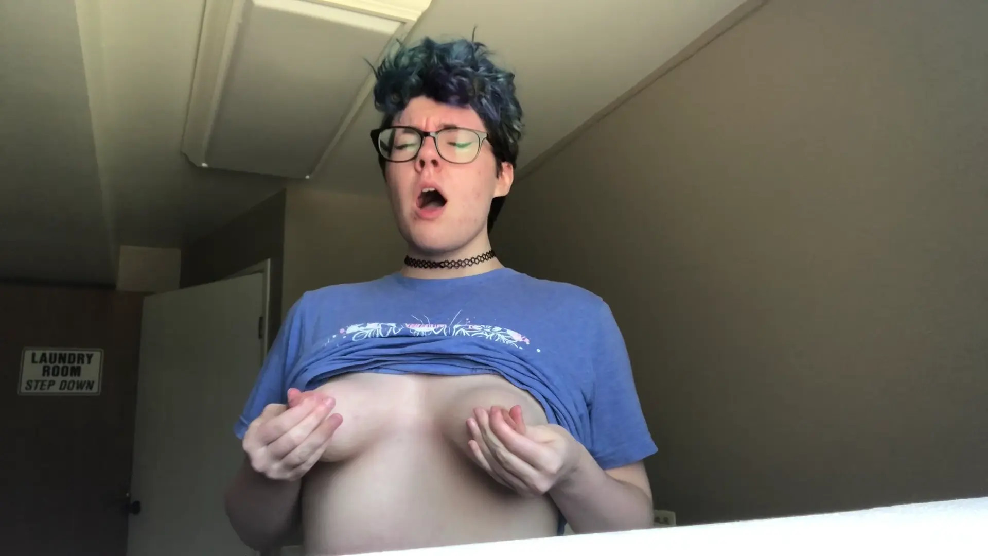 Exclusive Leak: SuperSpaceBoy - Femboy Exposes Himself in Laundry Room - Stream in FullHD | Hotleakxxx.com