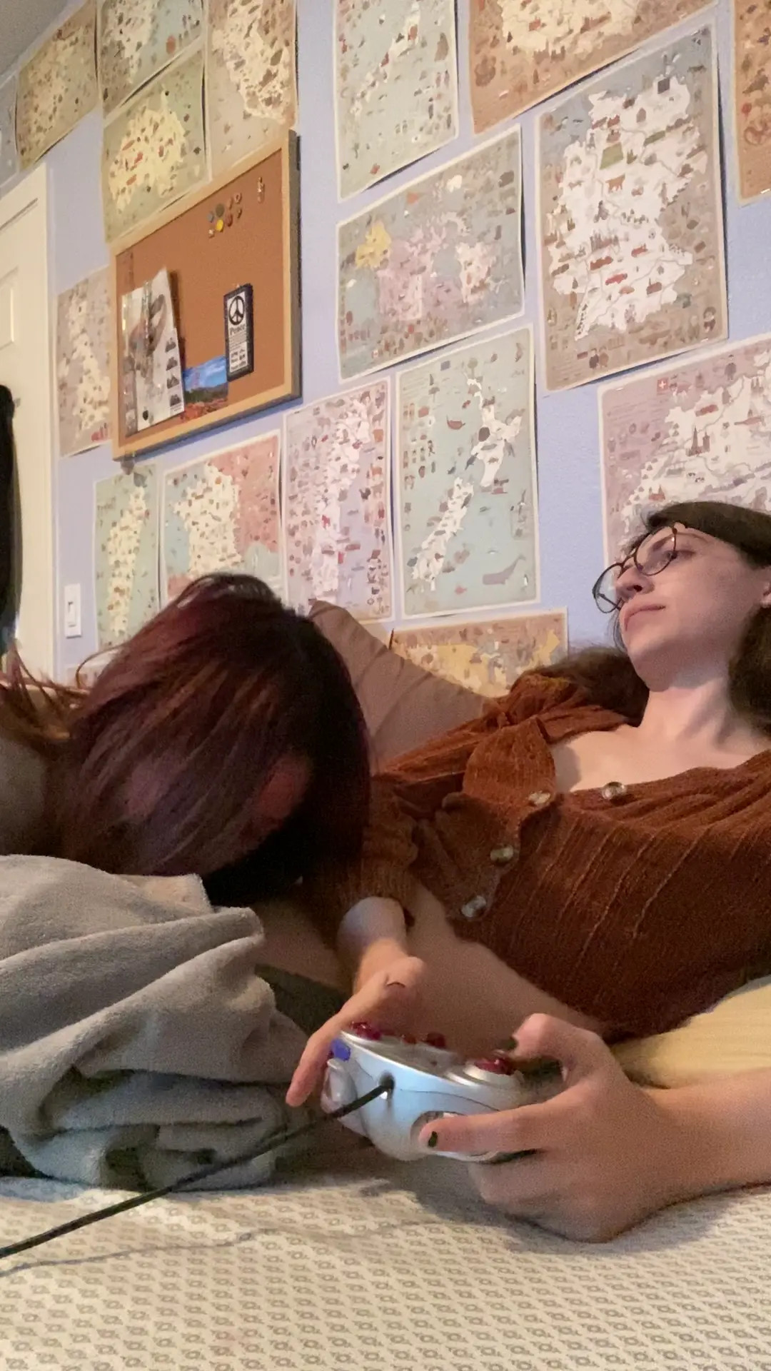 Exclusive Leak: miaxthorne - Mia Thorne Sucks Trans GF's Cock While She Plays Smash - Stream in FullHD | Hotleakxxx.com