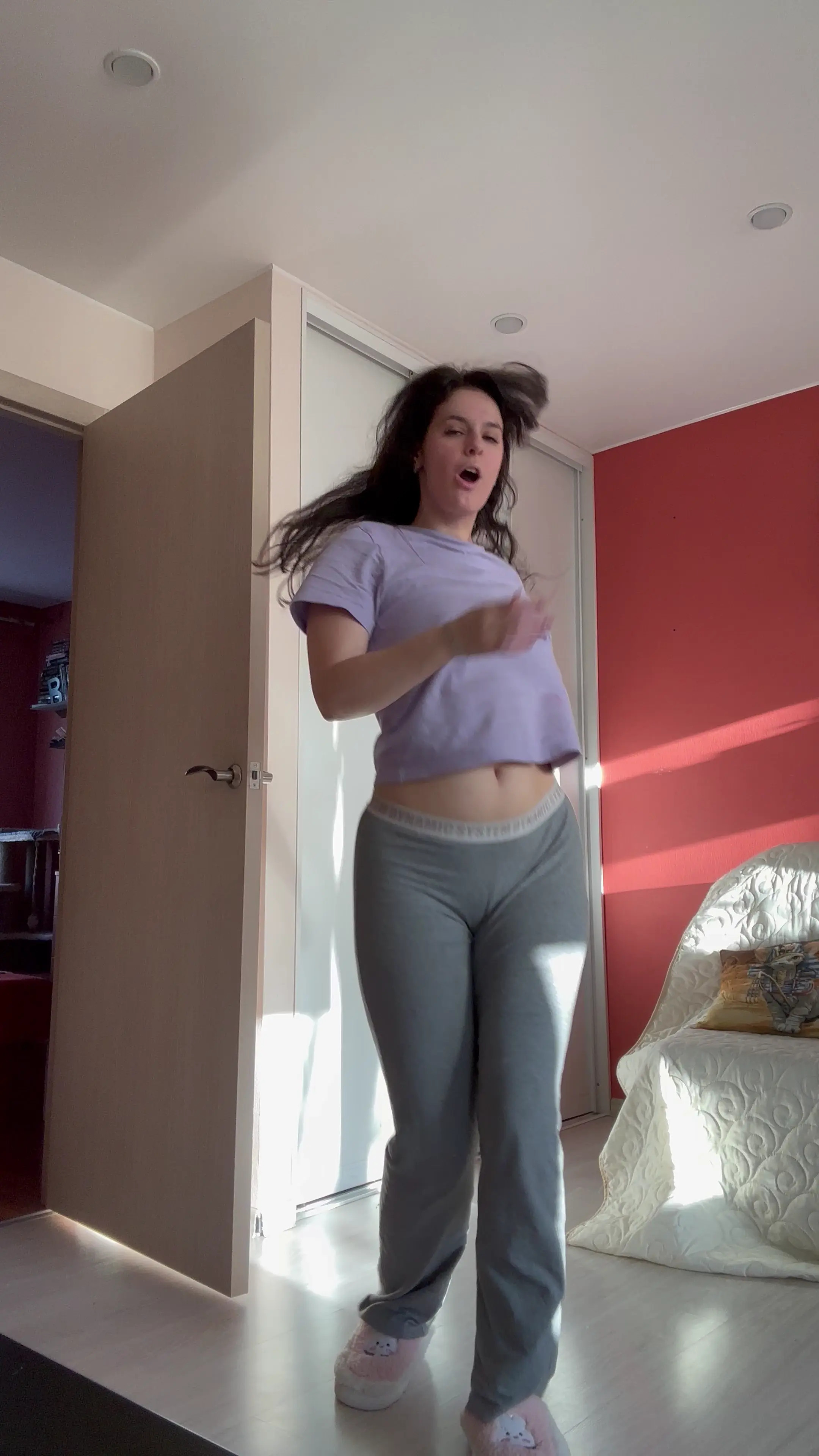 Exclusive Leak: Roni_Tailed - A CUTE GIRL IS DANCING AT HOME - Stream in FullHD | Hotleakxxx.com