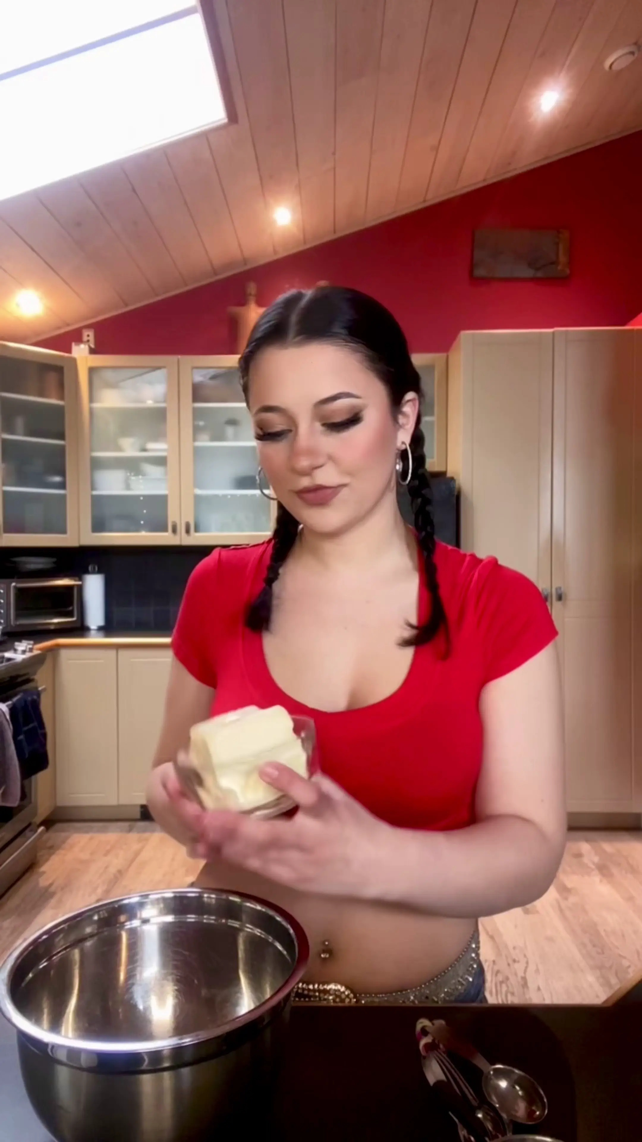 Exclusive Leak: Nadia Diamo - Baking Holiday Shaped Sugar Cookies With Icing For Christmas - Stream in FullHD | Hotleakxxx.com