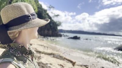 MissDaisyDiamond - Cleaning Natural Beach at the Pacific Ocean Vlog SFW